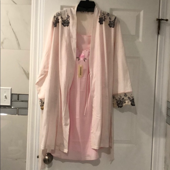 Pink Cotton Robe - Picture 2 of 10